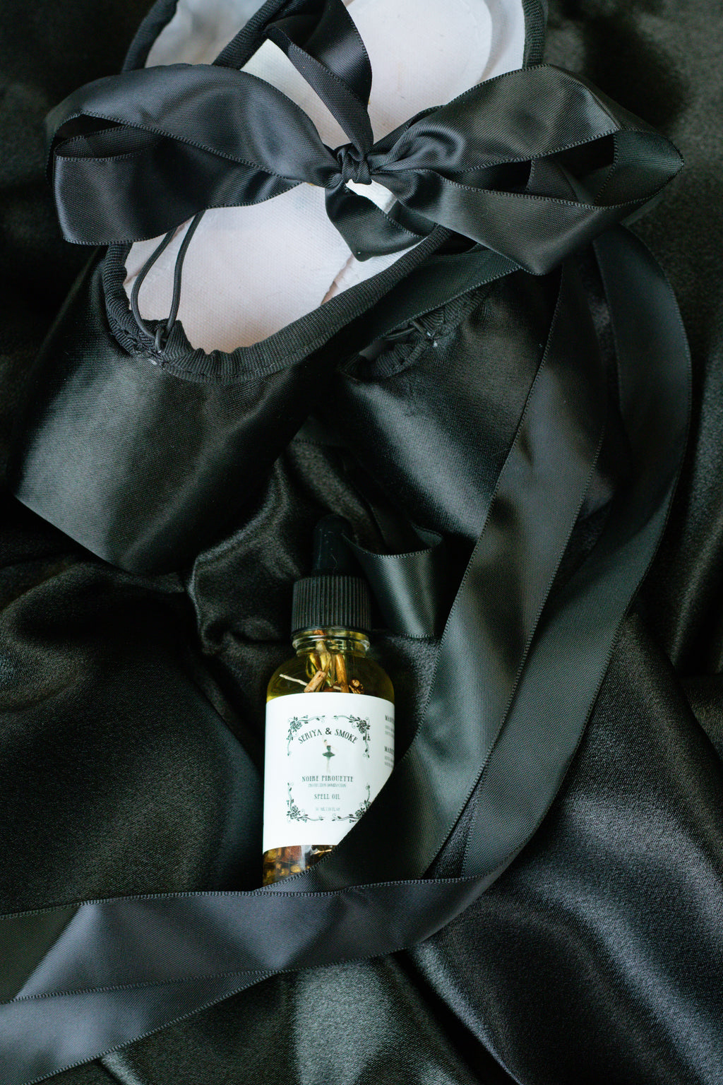 Noire Pirouette | Protection, Domination, Transmutation